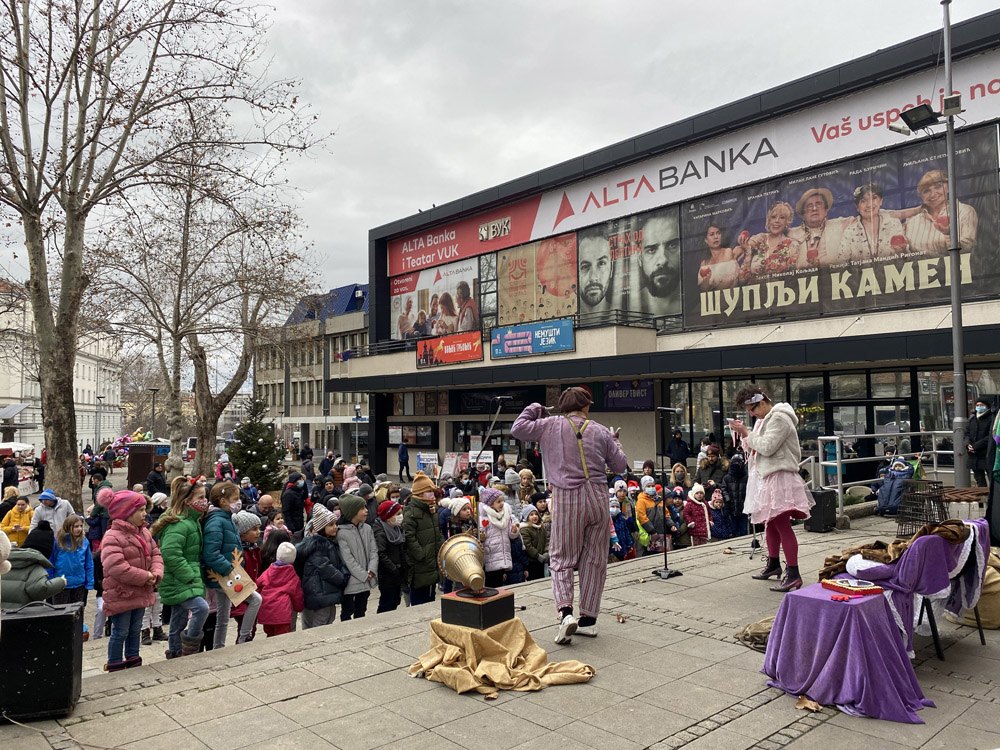 NOVOGODIŠNJI HUMANITARNI BAZAR ZA PAN TEATAR